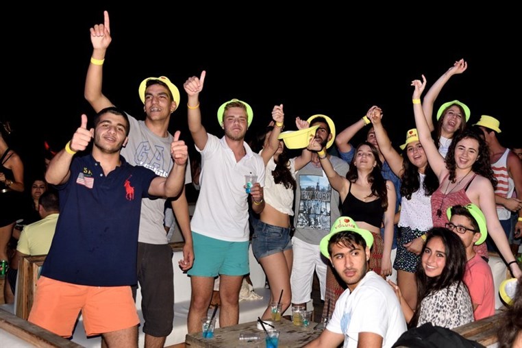 Seas the night party